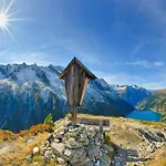 Zillerheart - With Balcony & Mountain View, Alpenluxus Collection