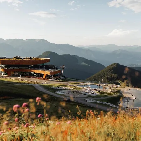 Zillerheart - With Balcony & Mountain View, Alpenluxus Collection Vakantiehuis *