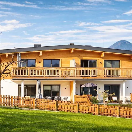 Zillerheart - With Balcony & Mountain View, Alpenluxus Collection Фюген